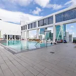 Luxury Penthouse Loft Rooftop Pool Free Parking
