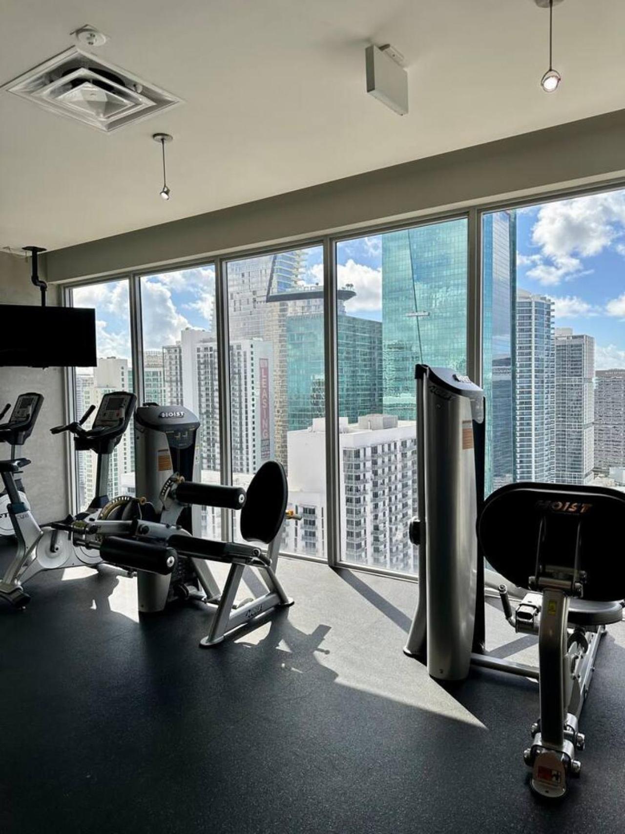 Luxury Penthouse Loft Rooftop Pool Free Parking