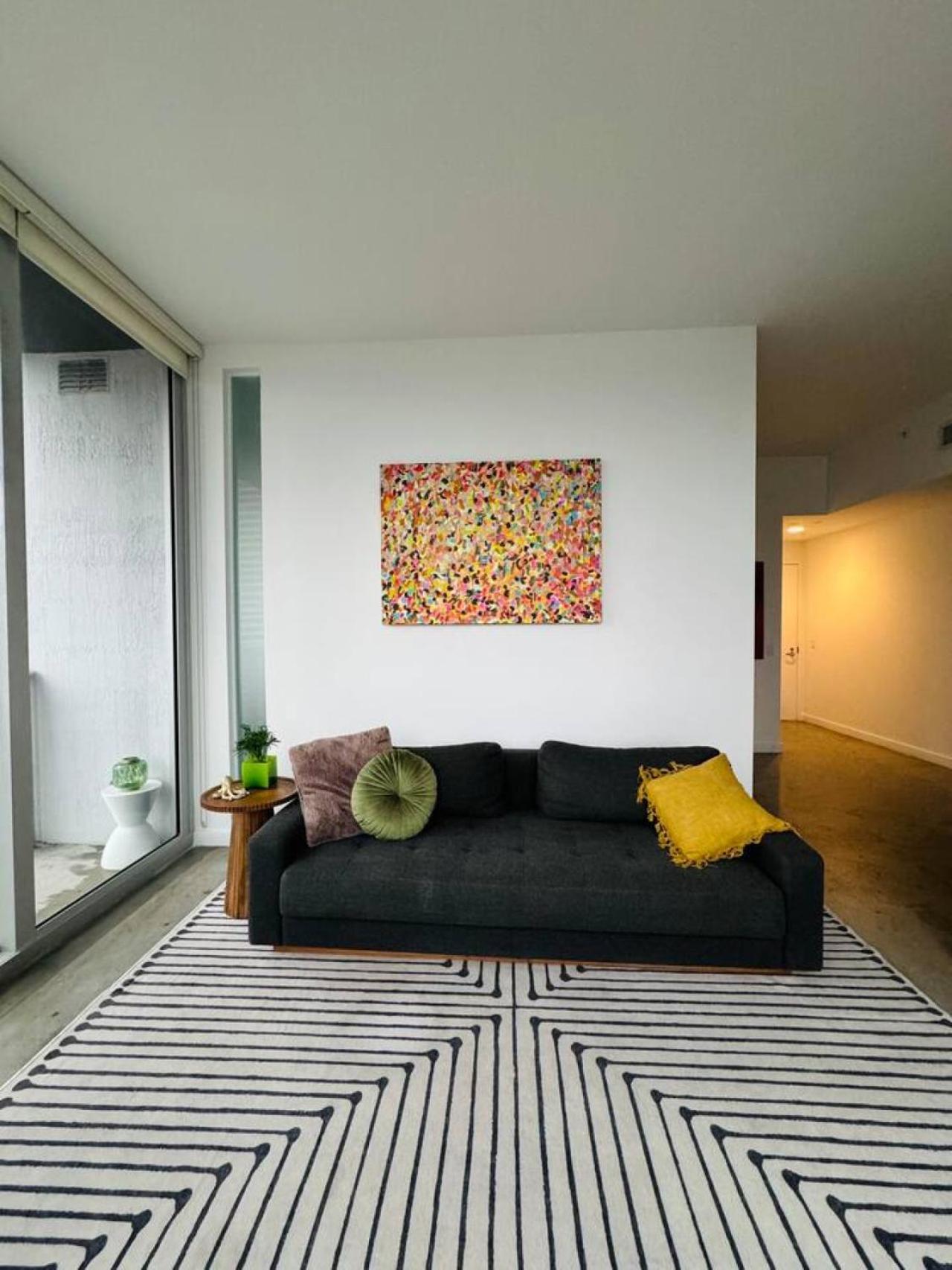 Luxury Penthouse Loft Rooftop Pool Free Parking Apartment